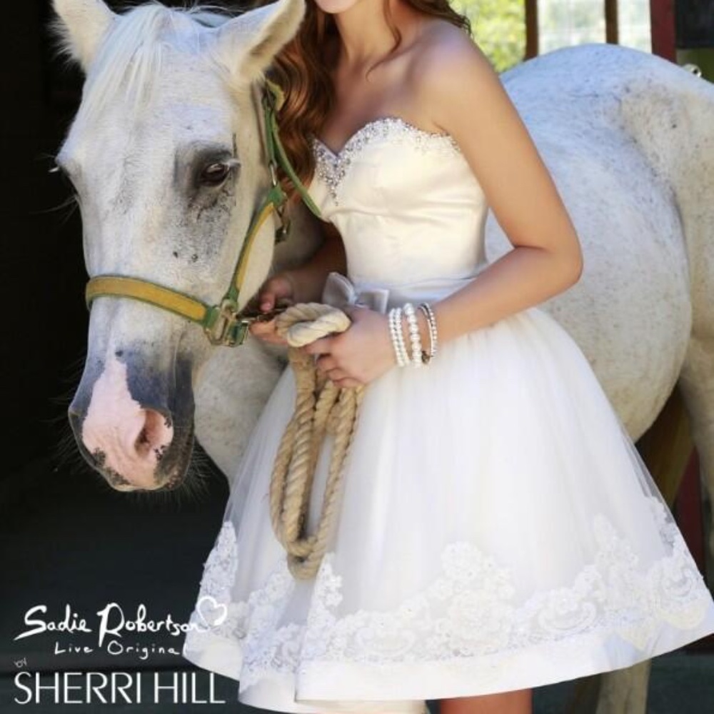 Sherri Hill Formal Dress HOCO? Engagement Photo Shoot? Post Wedding Party?